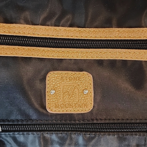 Crossbody Stone Mountain Purse New no Tags - Picture 2 of 6
